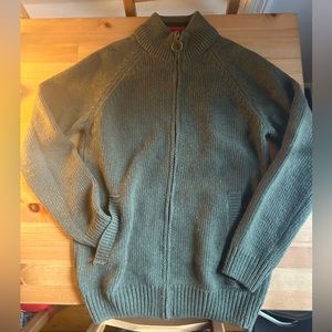 Muted forest green zip up sweater by Barbour for land rover 100% wool
